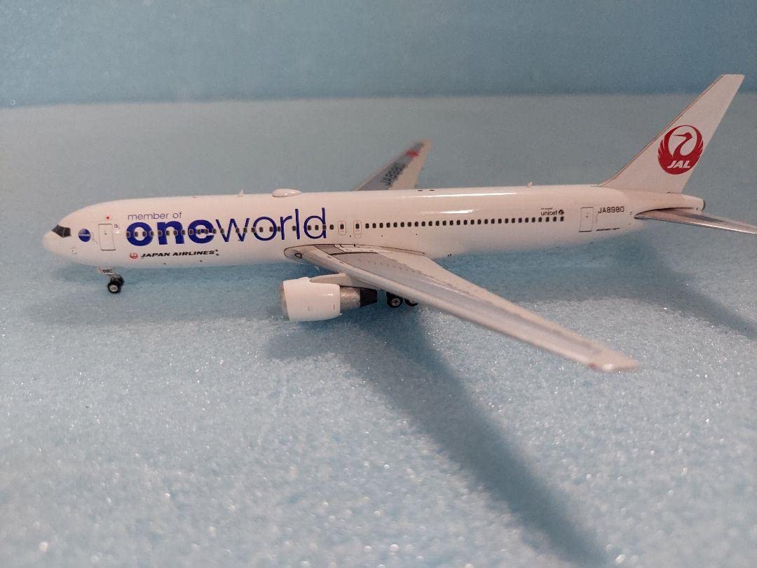 Amazon.co.jp: B767-300ER JAL ONE WORLD JA8980 1 400 - : おもちゃ